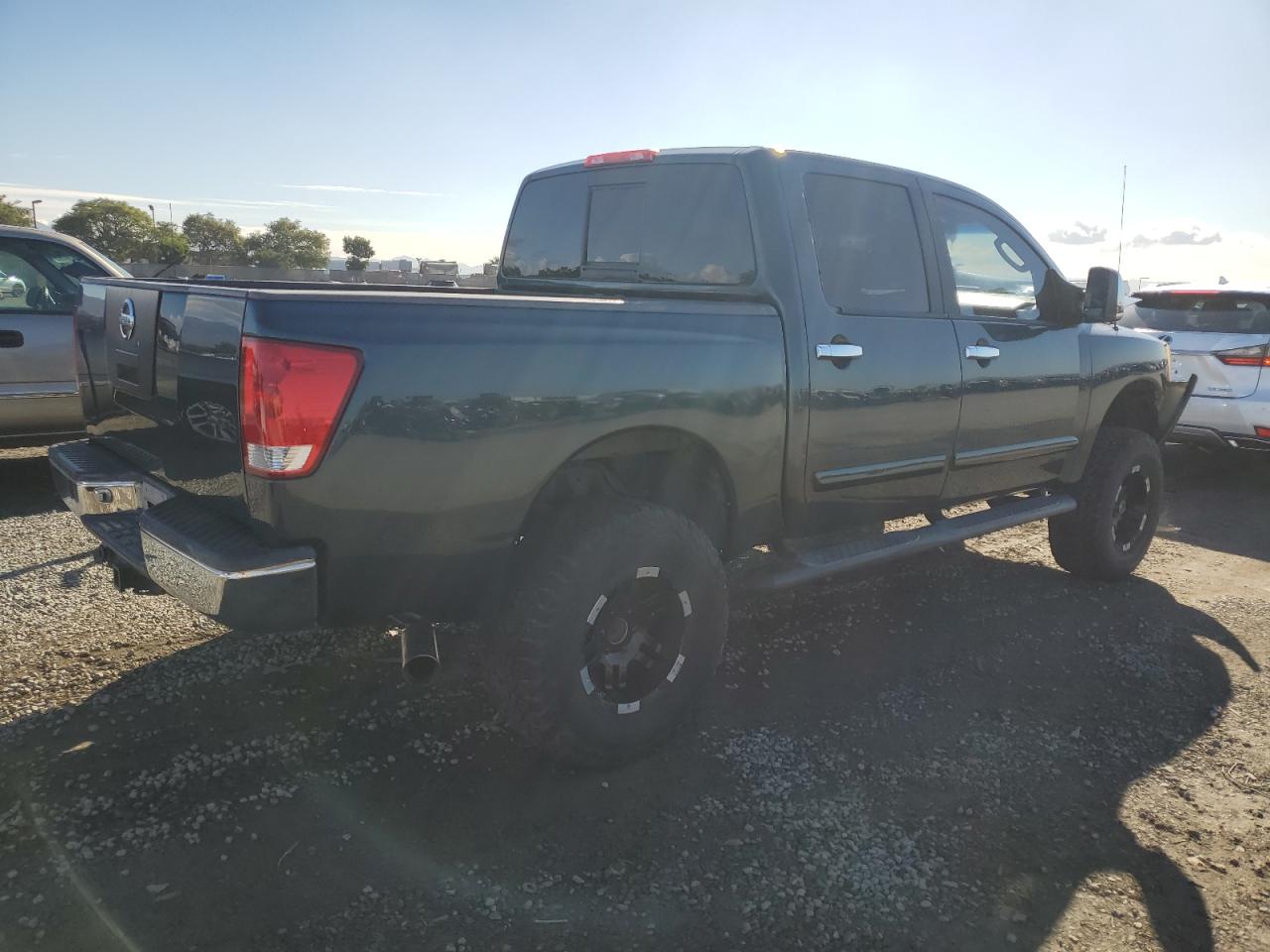 Nissan Titan Xe Image 3