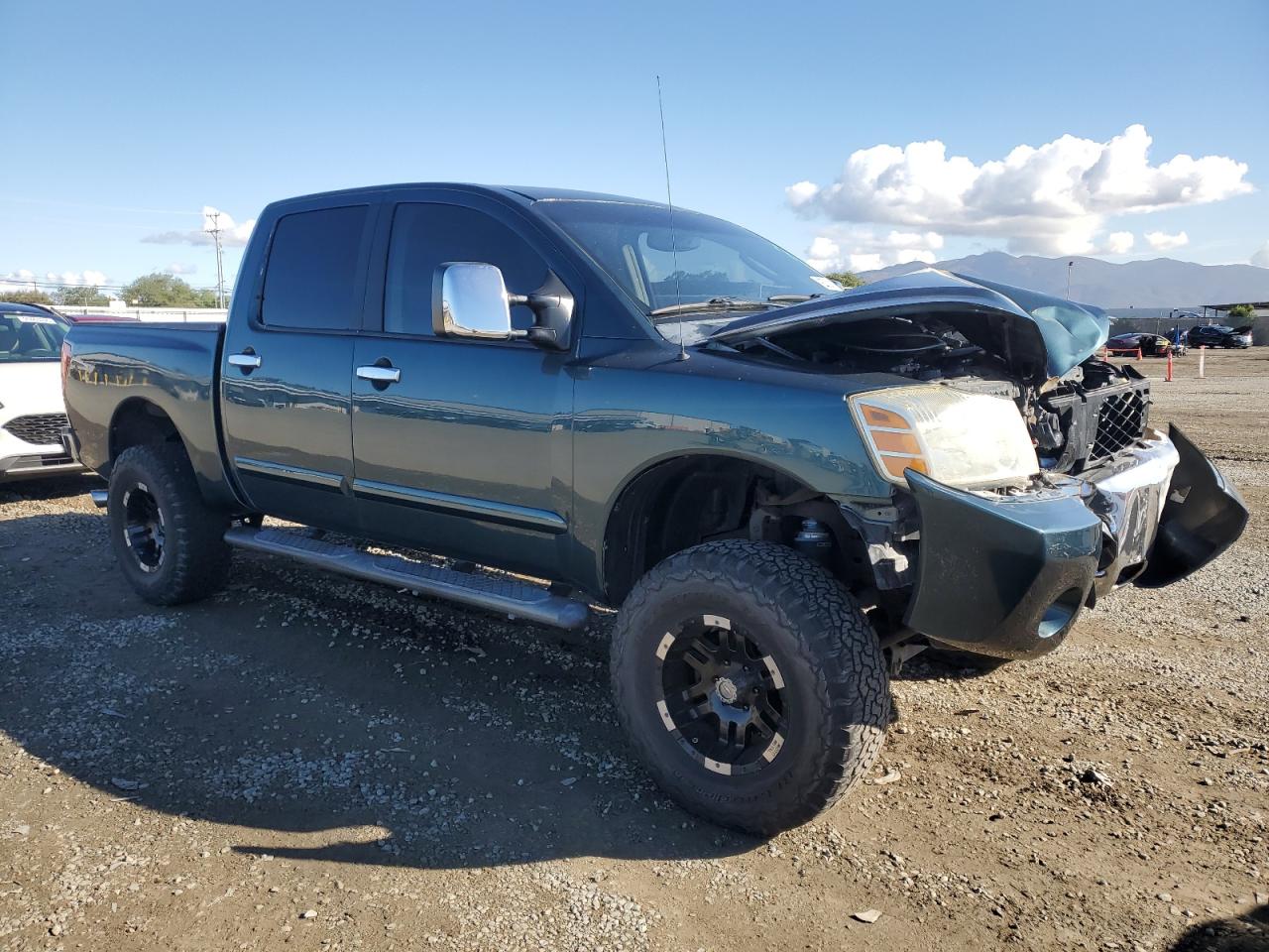 Nissan Titan Xe Image 2