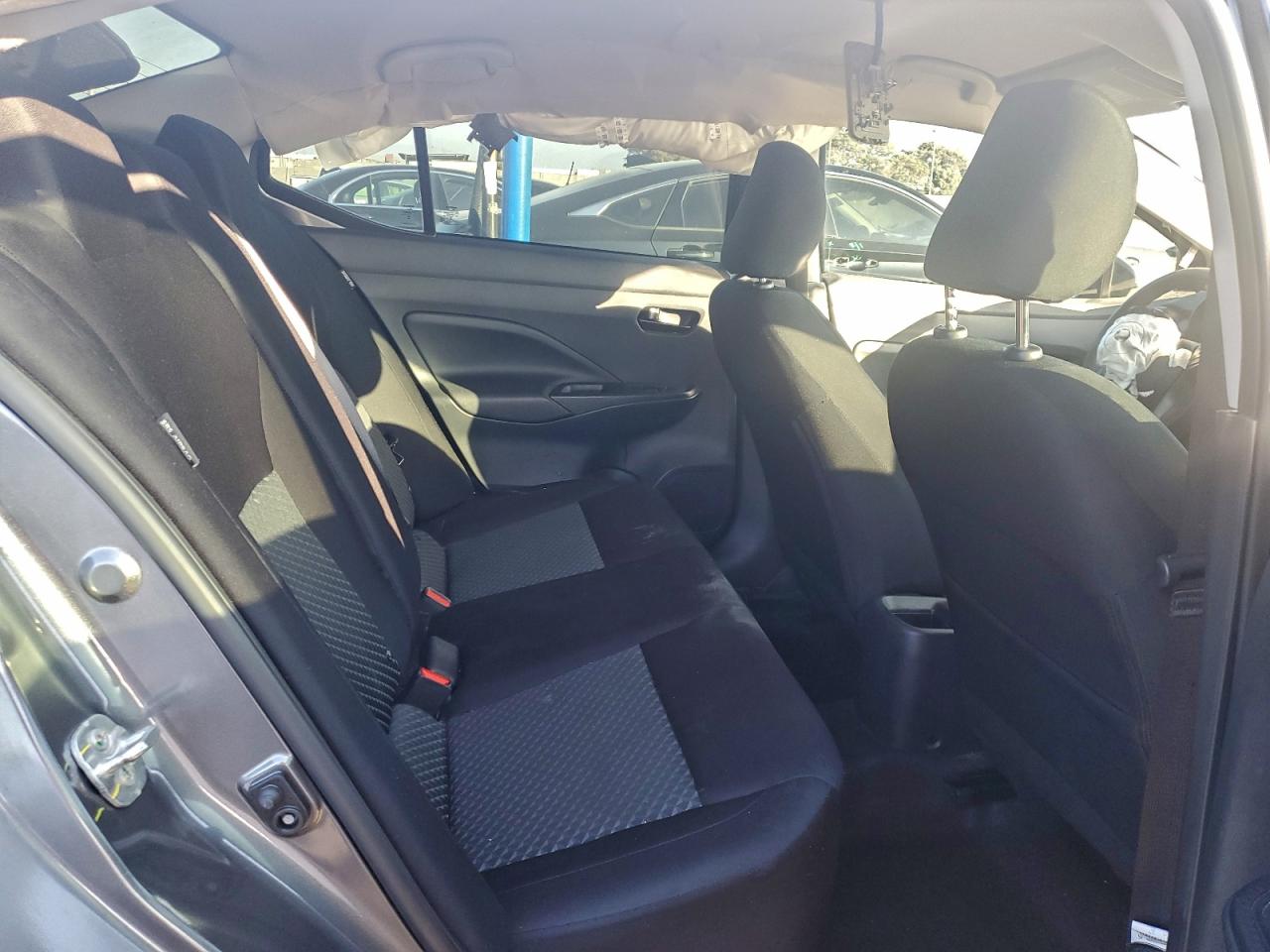 Nissan Versa S Image 11