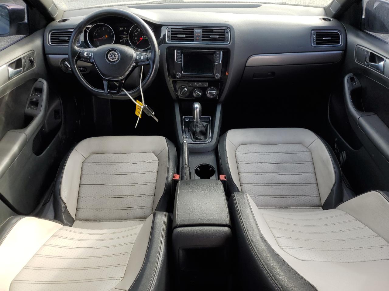 Volkswagen Jetta Sport Image 11