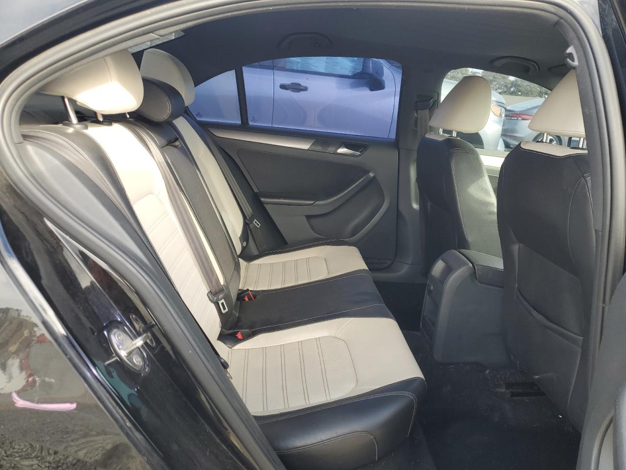 Volkswagen Jetta Sport Image 3