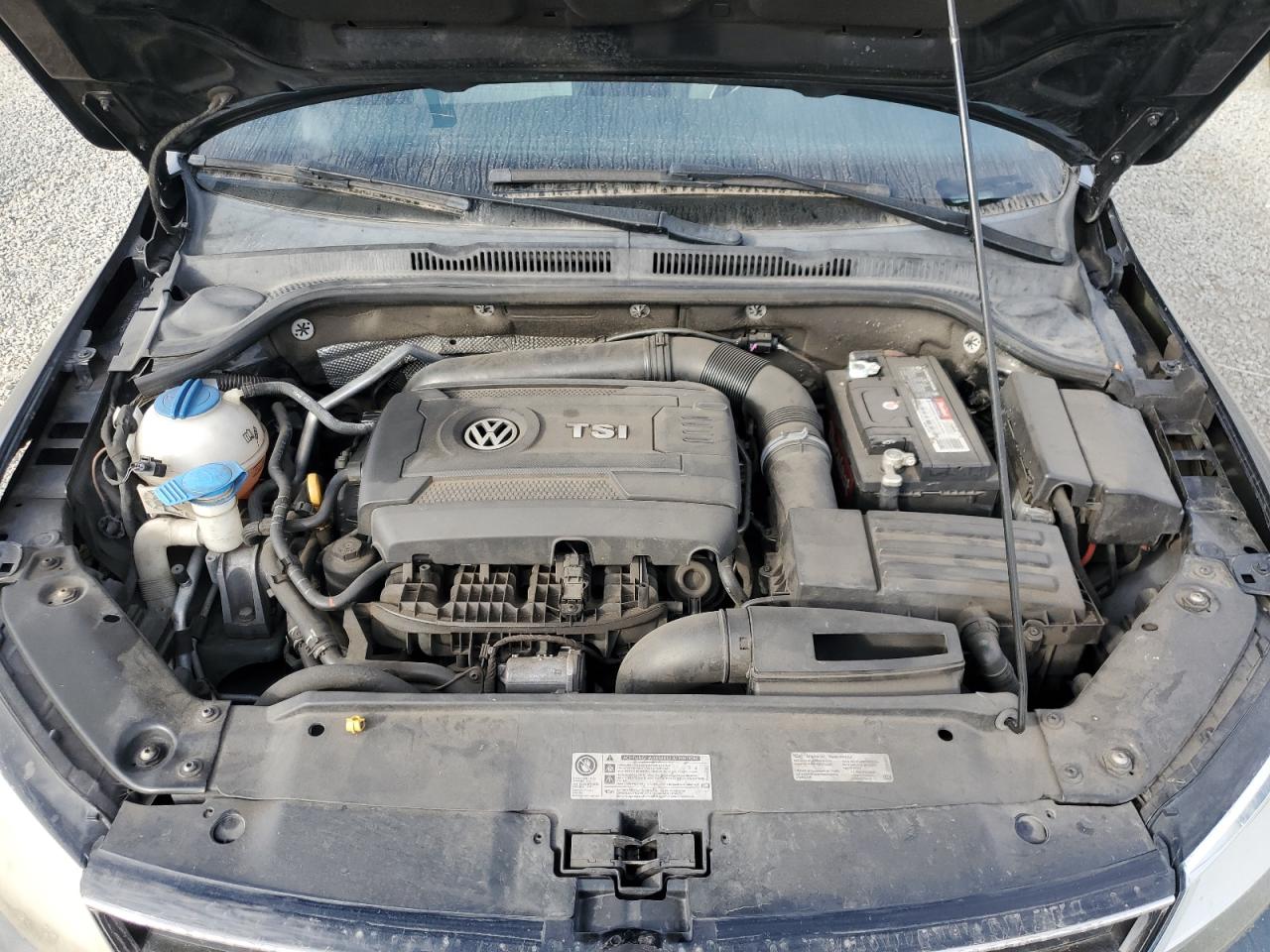 Volkswagen Jetta Sport Image 4