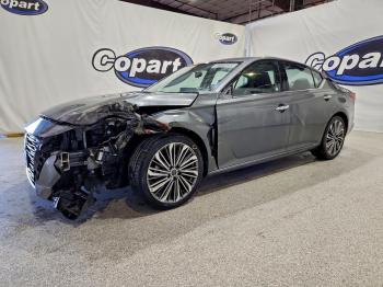  Salvage Nissan Altima