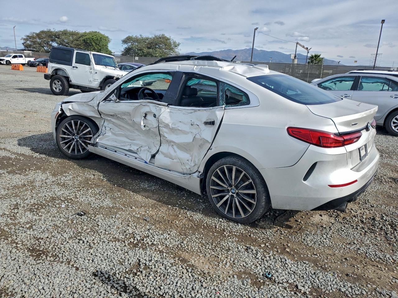 BMW 2 Series Image 2