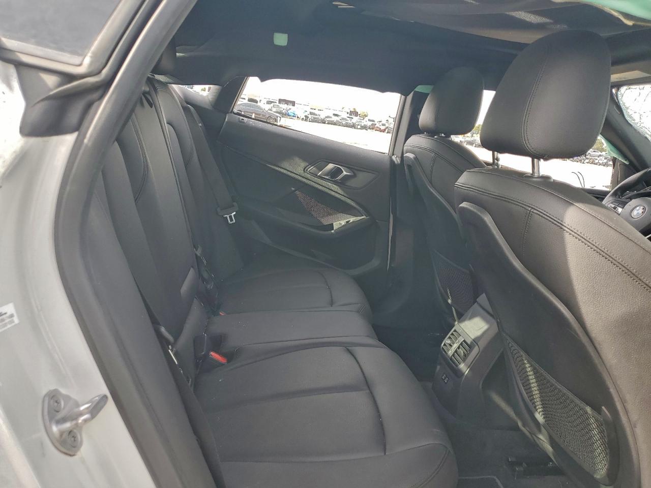 BMW 2 Series Image 10