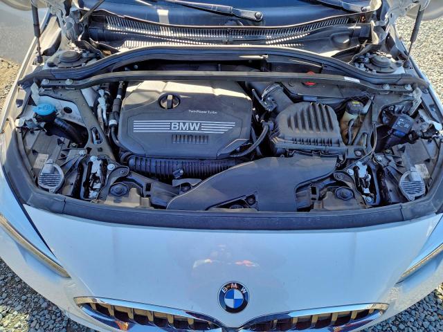 BMW 2 Series Image 8