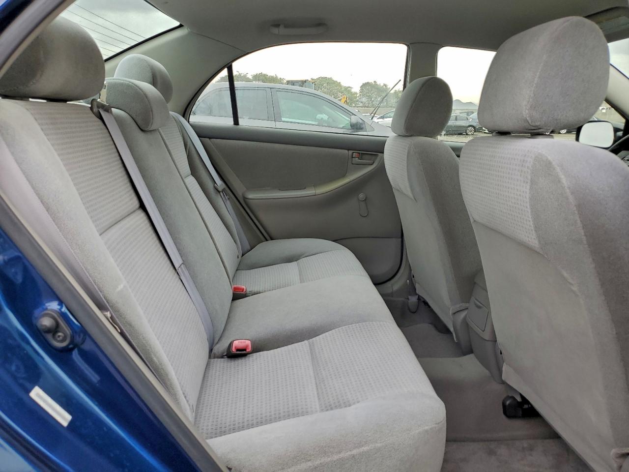 Toyota Corolla Ce Image 3