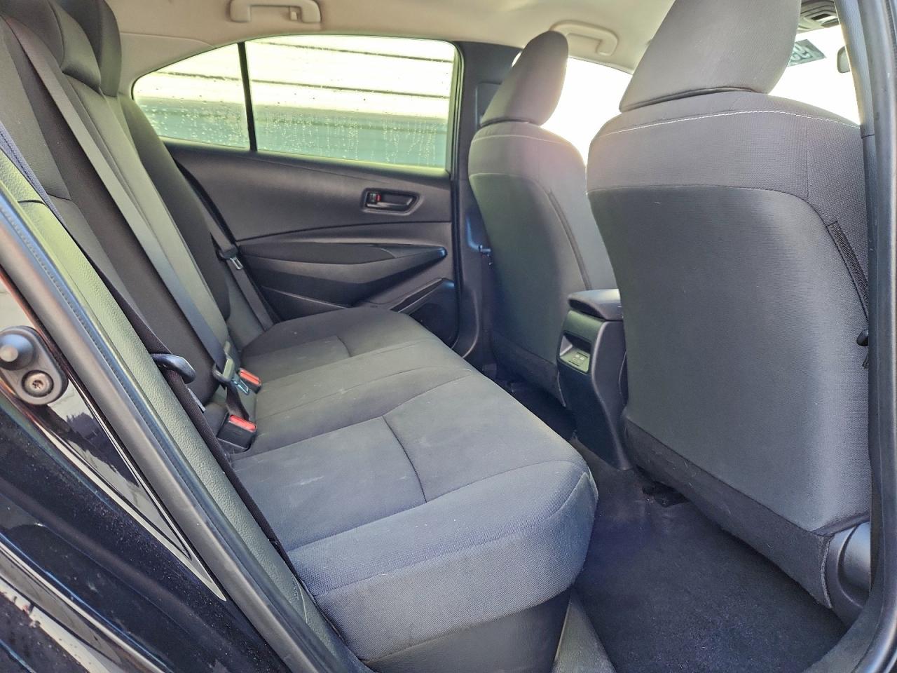 Toyota Corolla Le Image 10