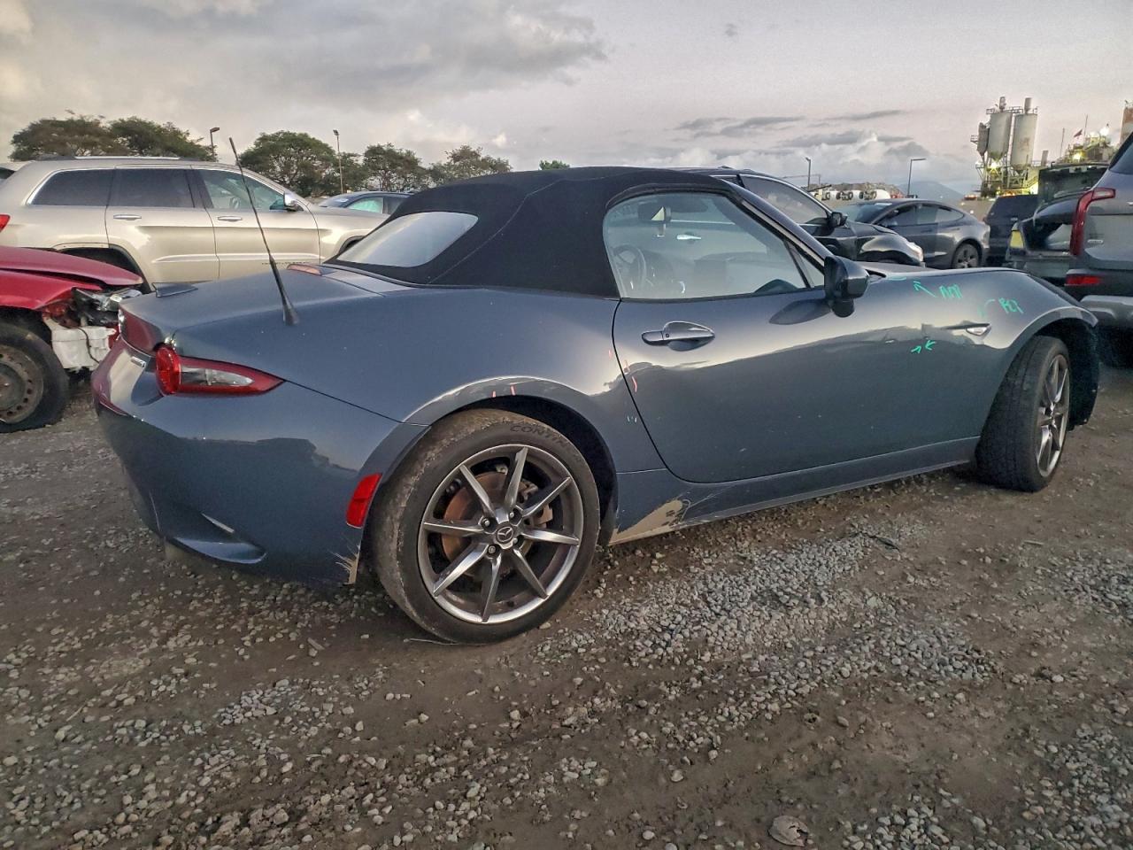 Mazda Mx5 Grand Touring Image 3