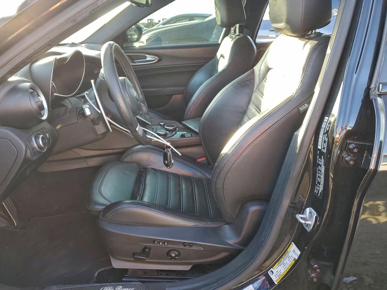 Alfa Romeo Giulia Ti Image 8