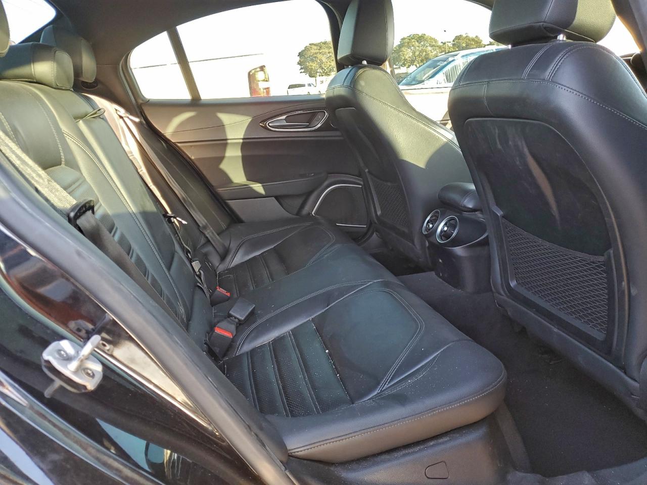 Alfa Romeo Giulia Ti Image 6