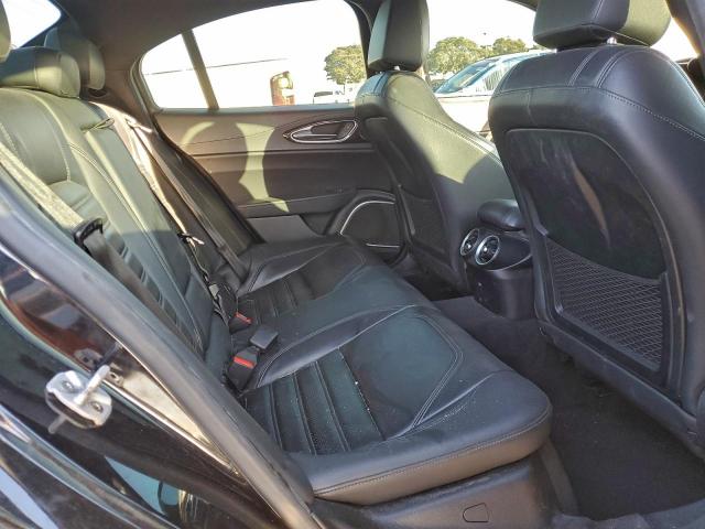 Alfa Romeo Giulia Ti Image 6