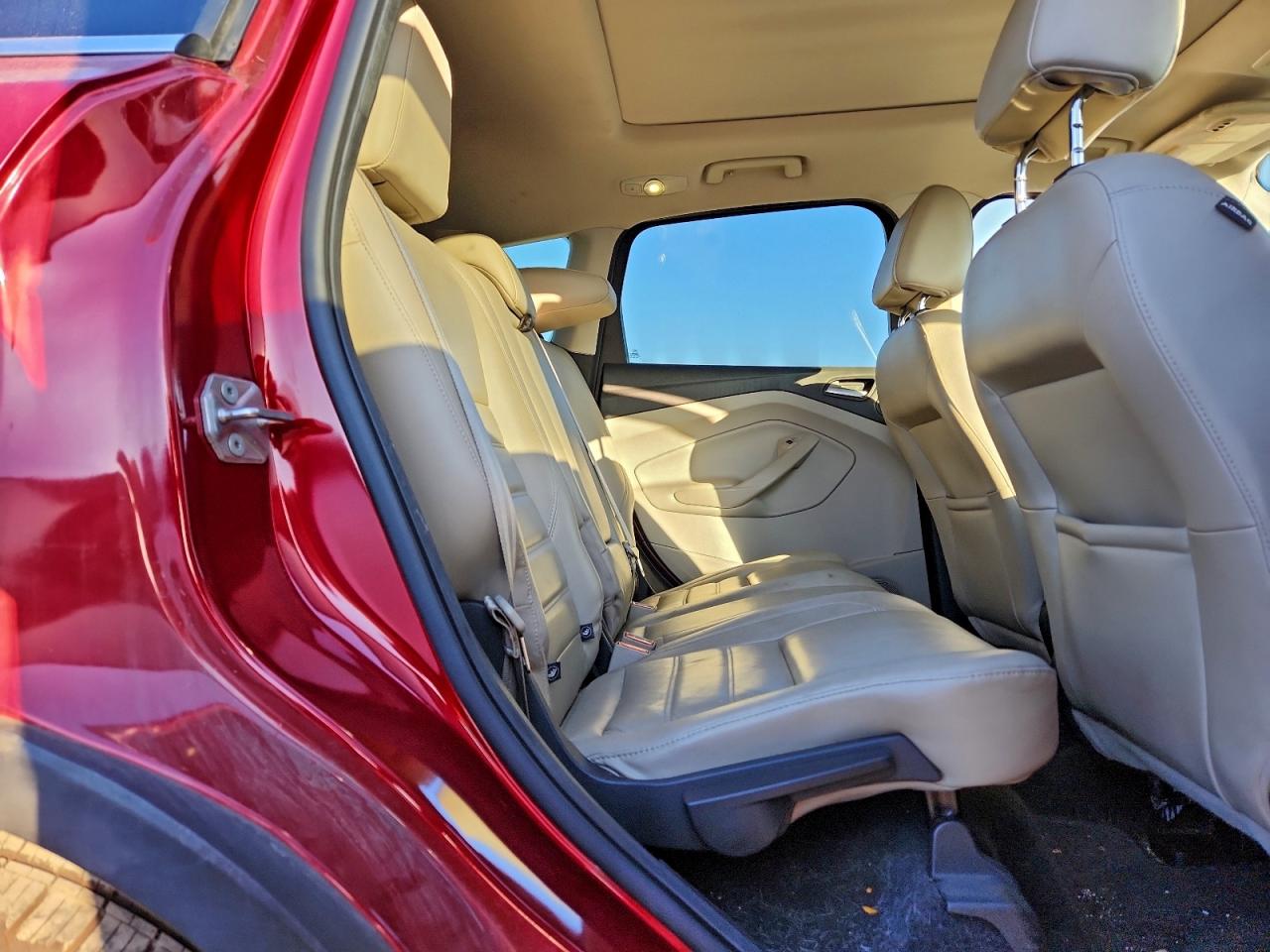 Ford Escape Titanium Image 6