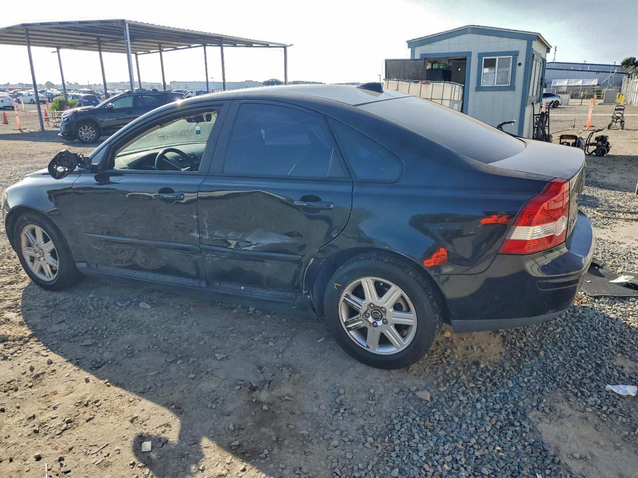 Volvo S40 2.4i Image 2