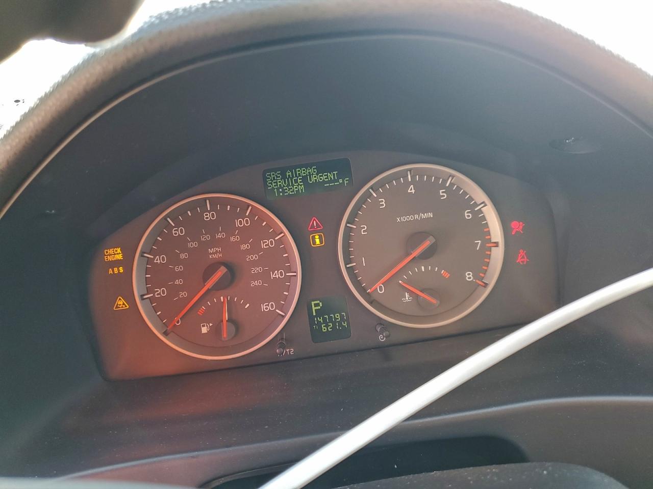 Volvo S40 2.4i Image 6