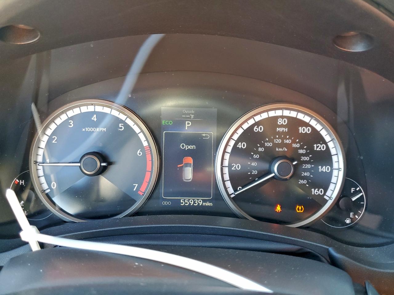 Lexus NX 200t Base Image 9