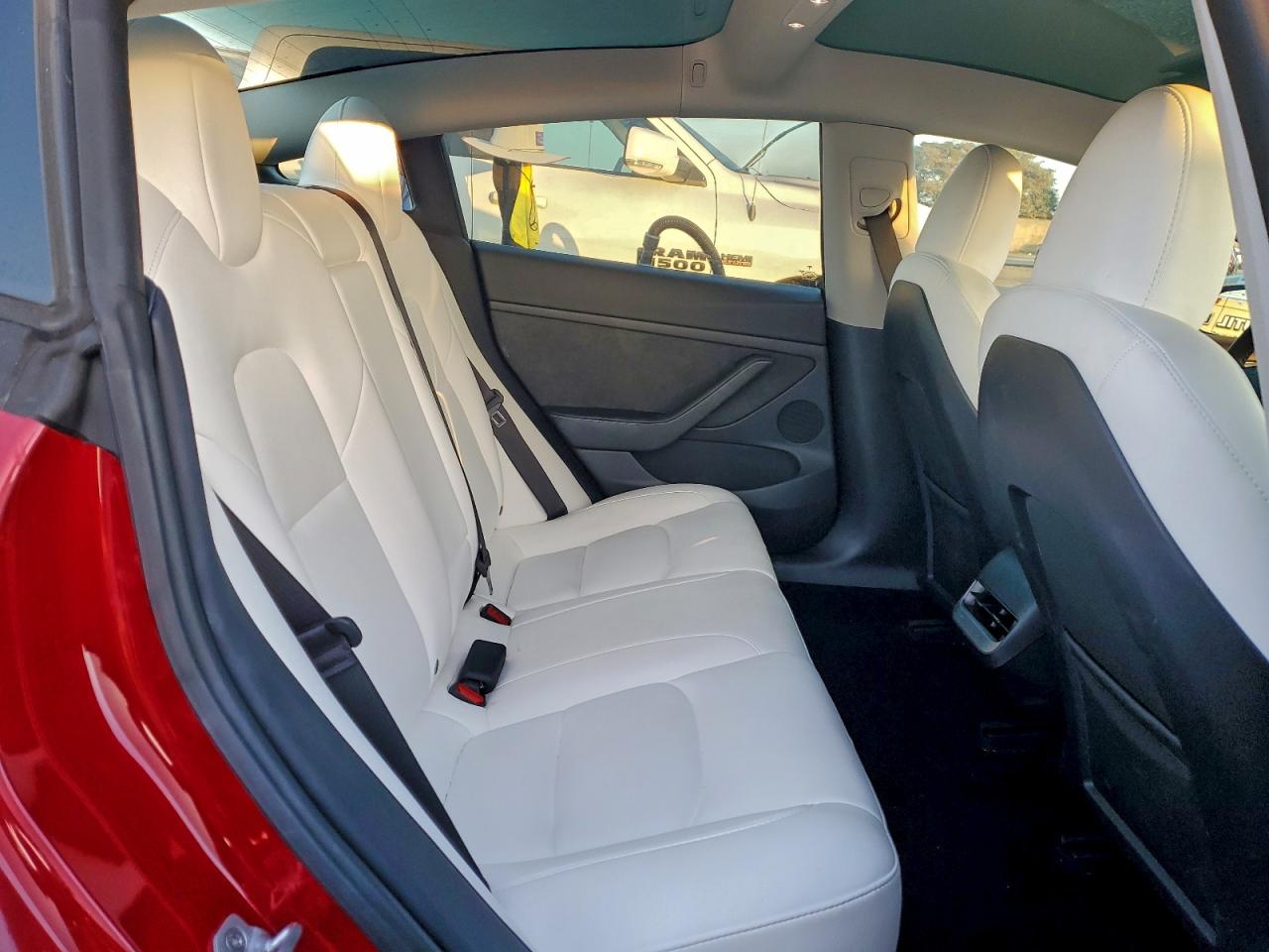 Tesla Model 3 Image 10