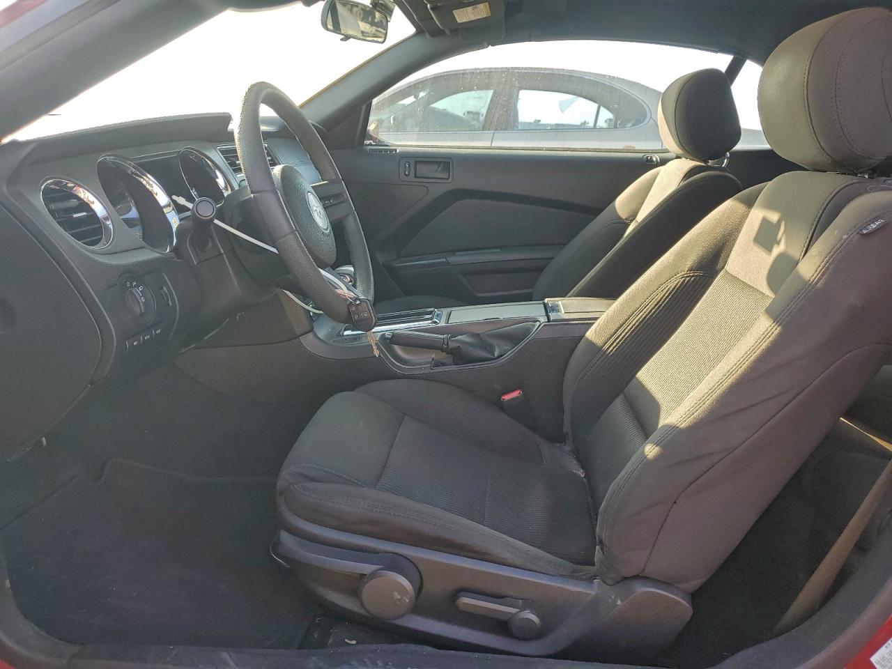 Ford Mustang Image 4