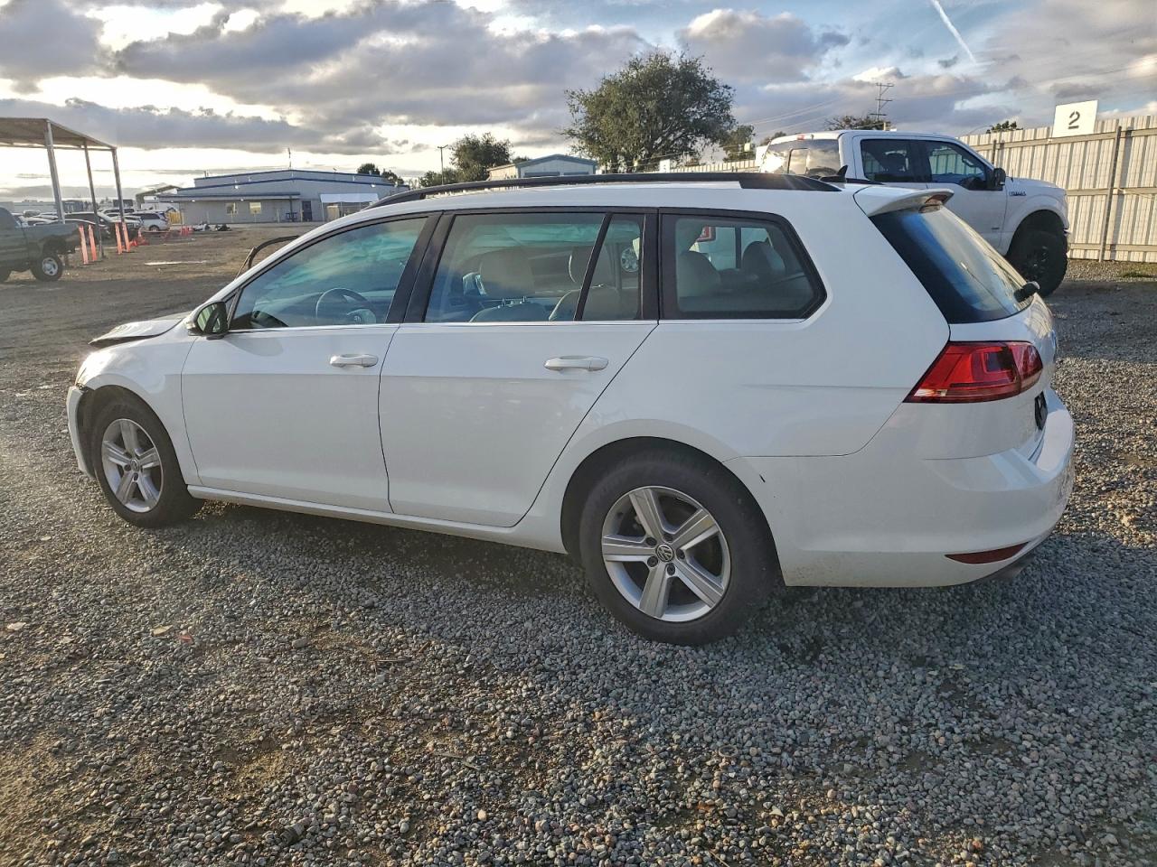 Volkswagen Golf Tdi S Image 4