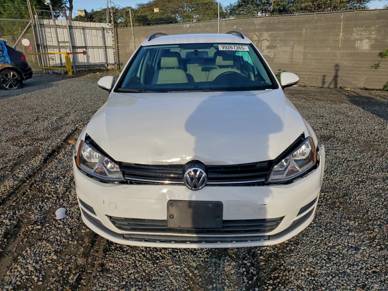 Volkswagen Golf Tdi S Image 10