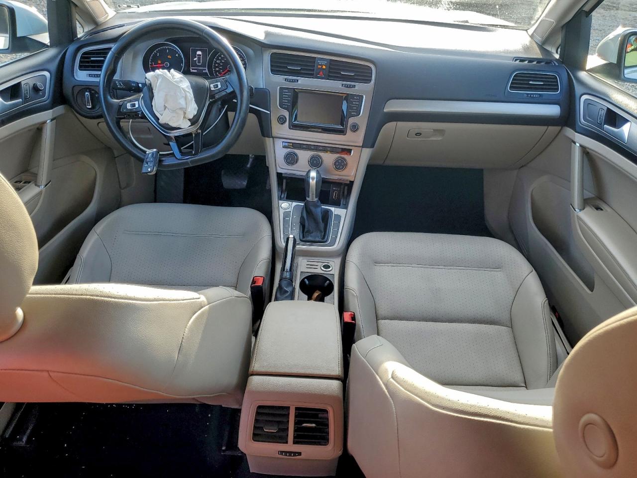 Volkswagen Golf Tdi S Image 8