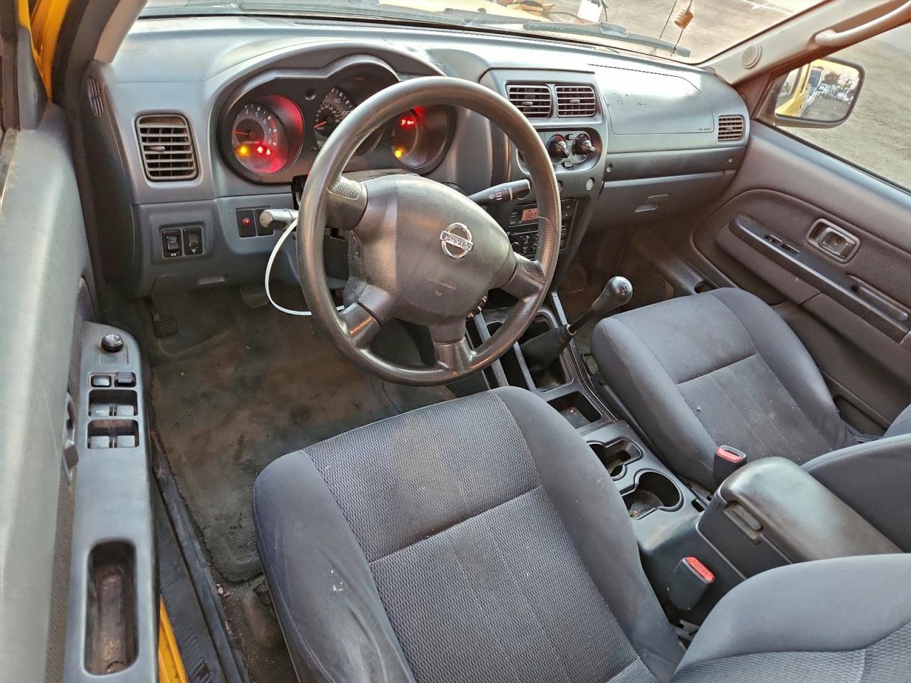 Nissan Frontier Crew Cab Xe Image 7