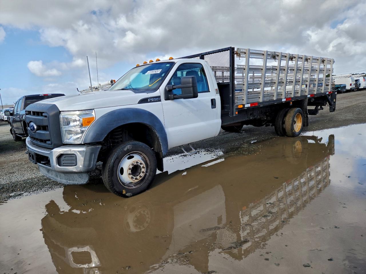 Ford F-550 Super Duty Image 1