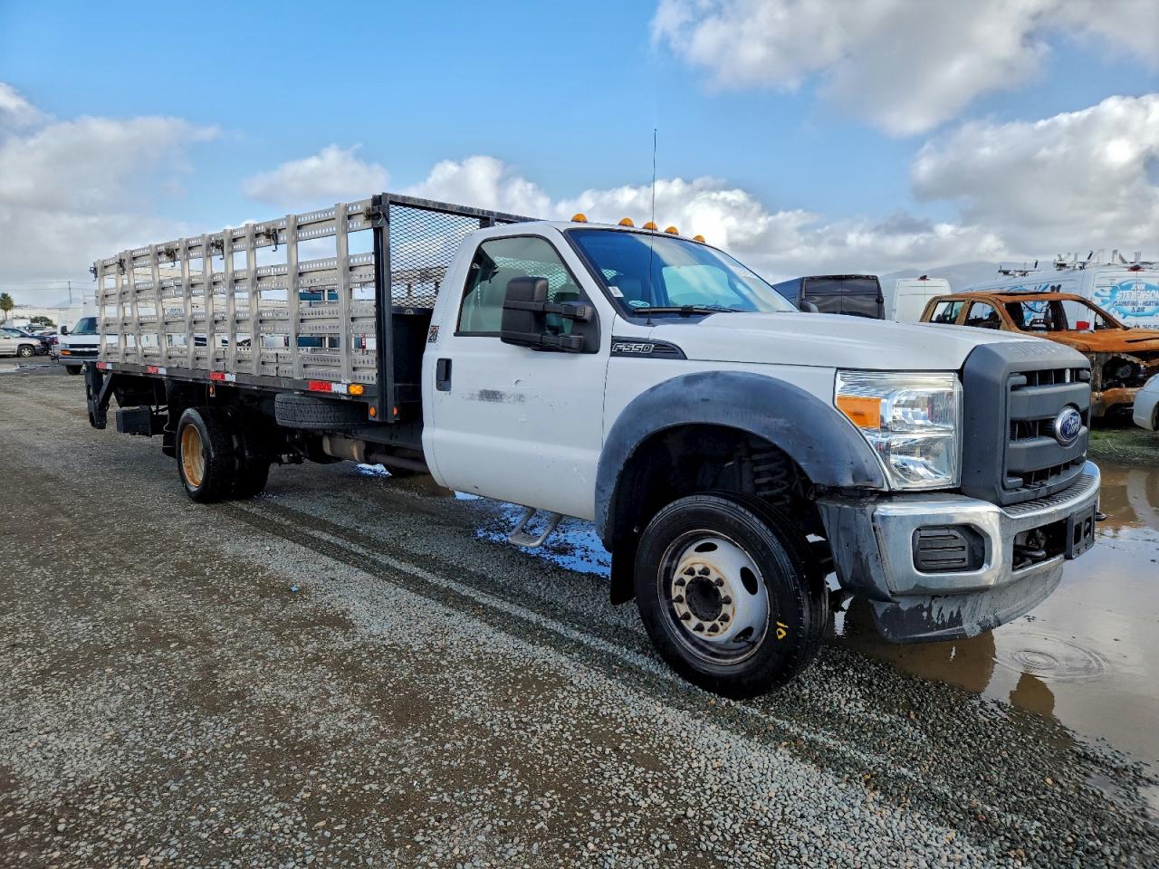 Ford F-550 Super Duty Image 4