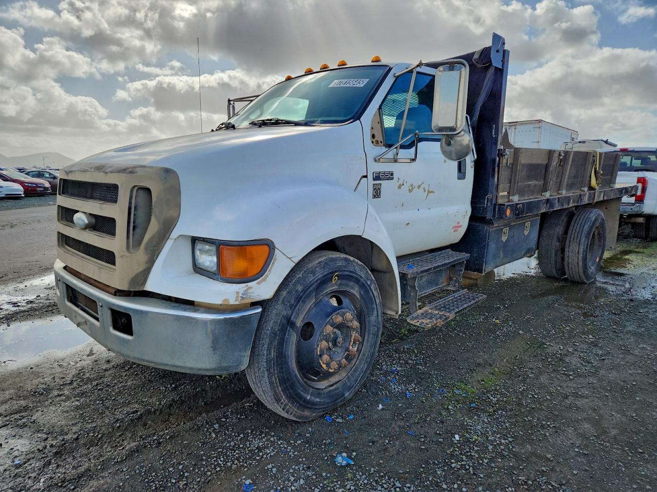 Ford F-650 Super Duty Image 1