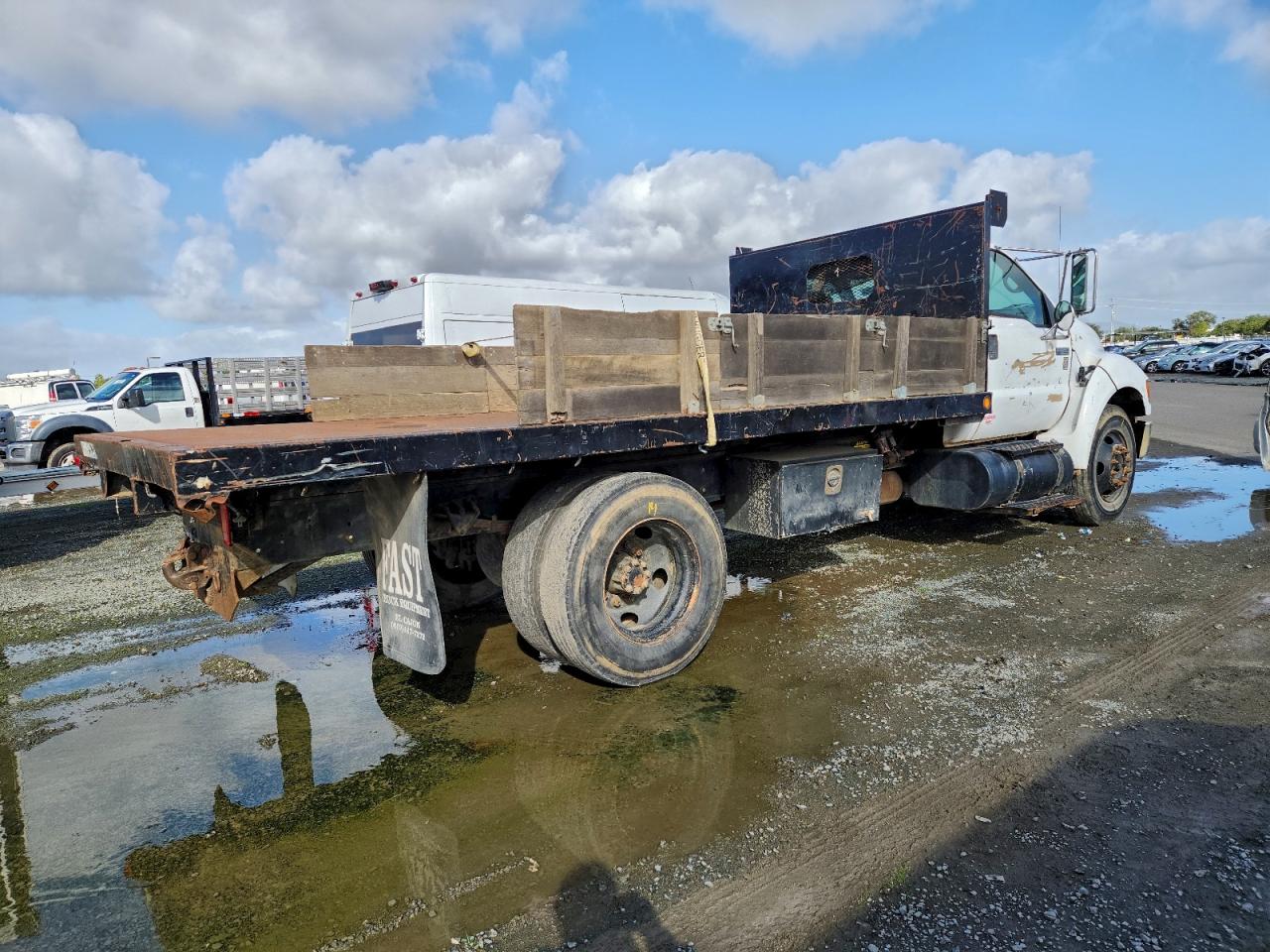 Ford F-650 Super Duty Image 9