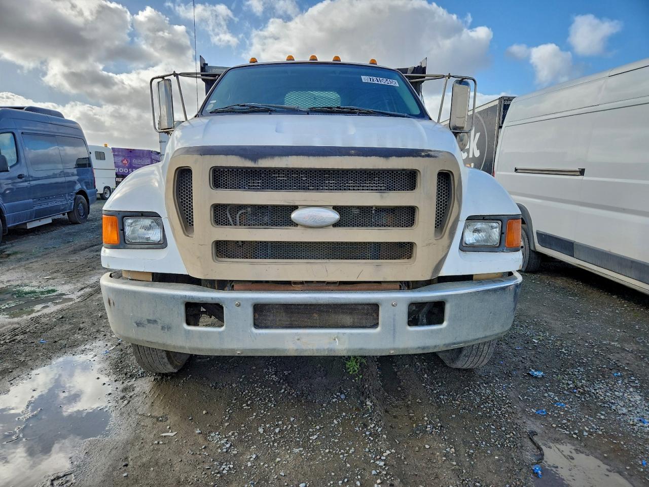 Ford F-650 Super Duty Image 3