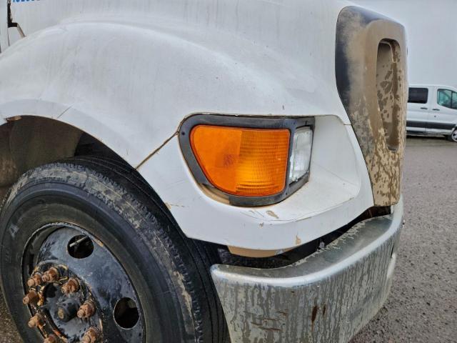 Ford F-650 Super Duty Image 6