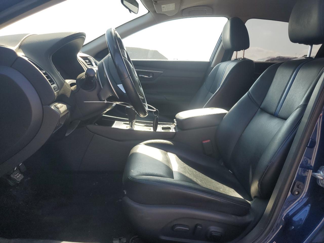 Nissan Altima 2.5 Image 8