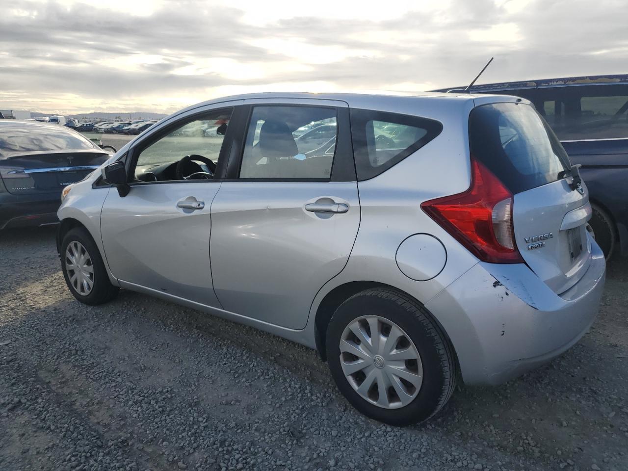 Nissan Versa S Image 8
