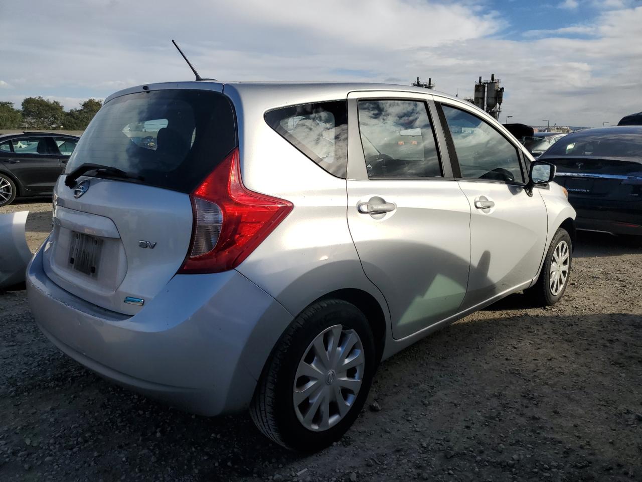 Nissan Versa S Image 3