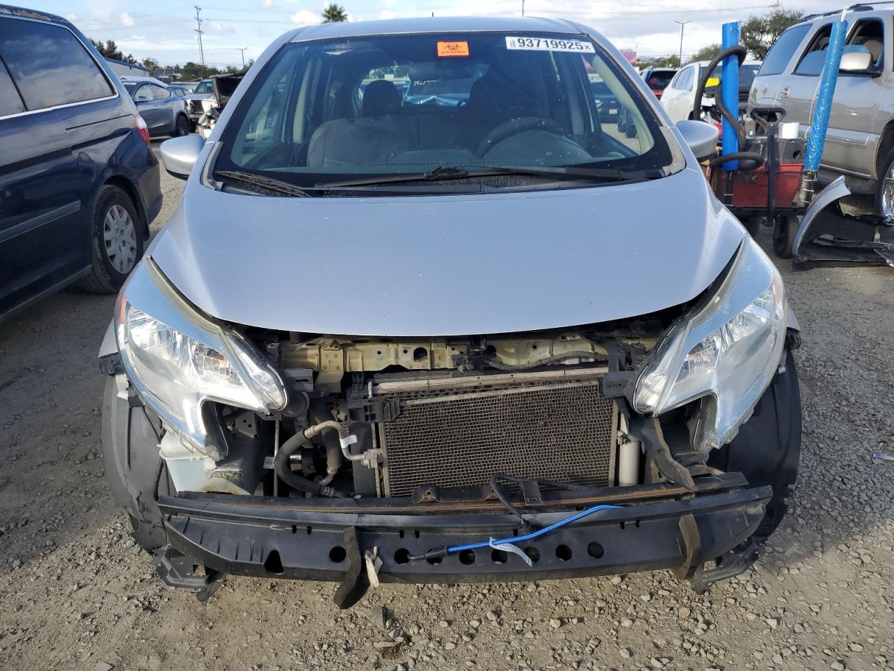 Nissan Versa S Image 2