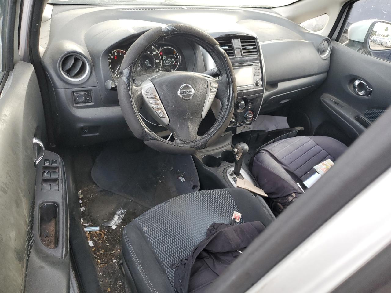 Nissan Versa S Image 4