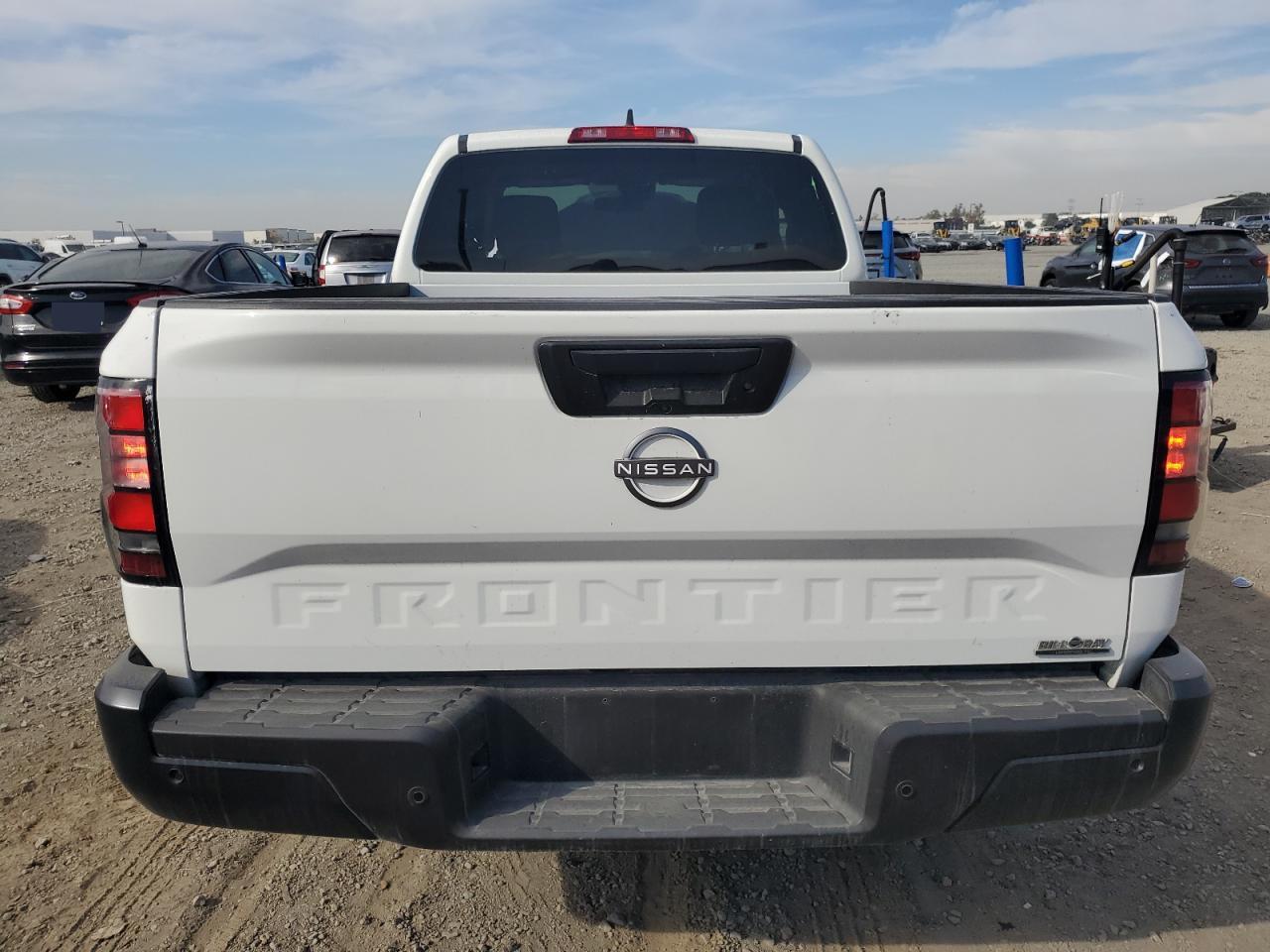 Nissan Frontier S Image 4