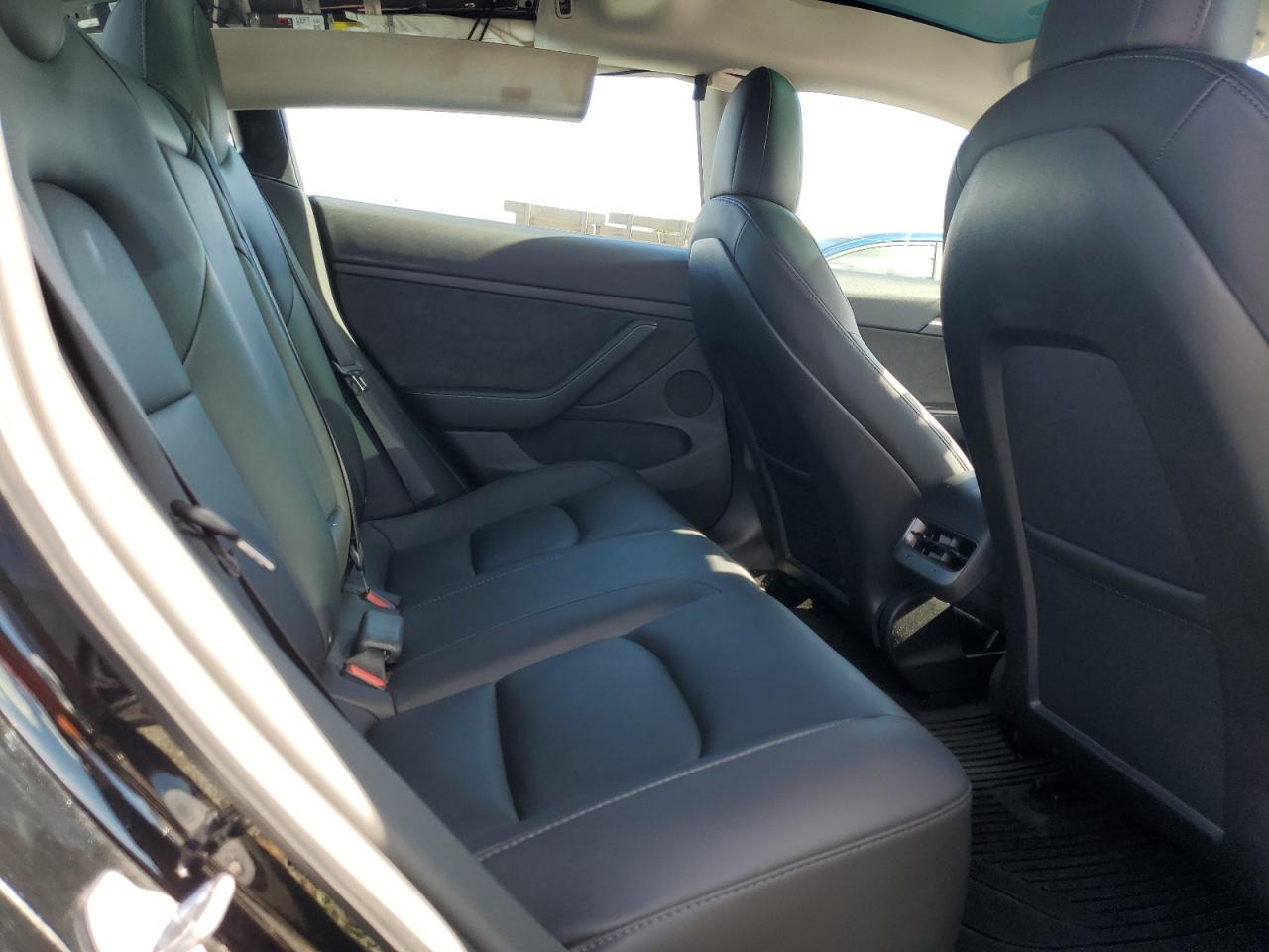 Tesla Model 3 Image 9