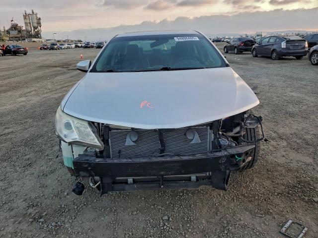 Toyota Camry L Image 6