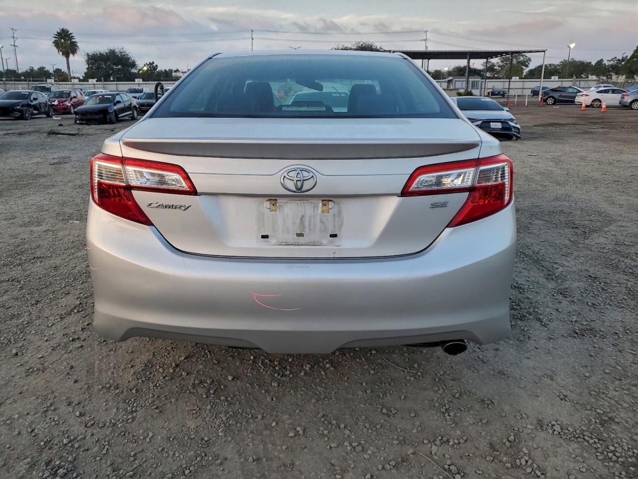 Toyota Camry L Image 2