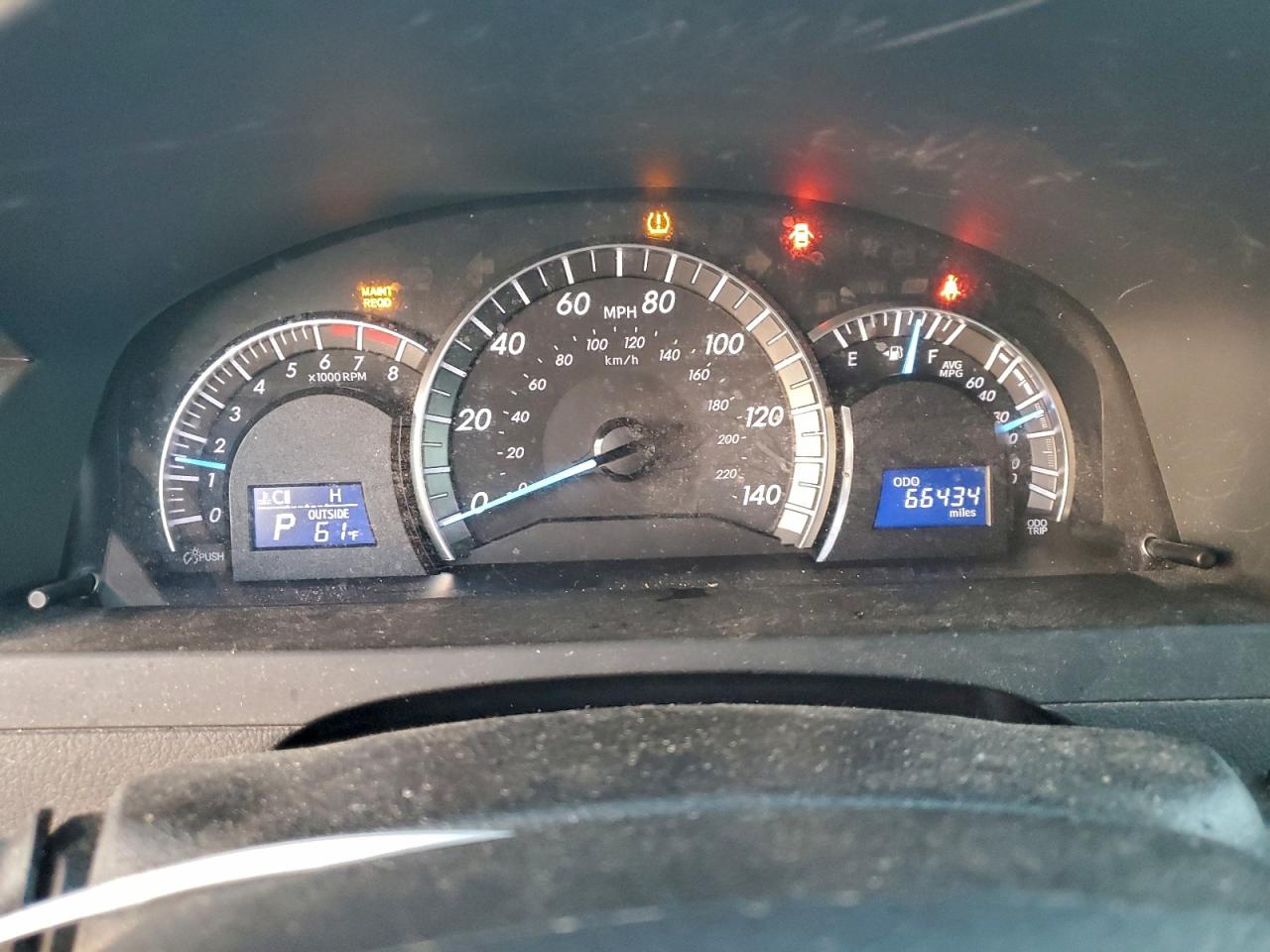 Toyota Camry L Image 8