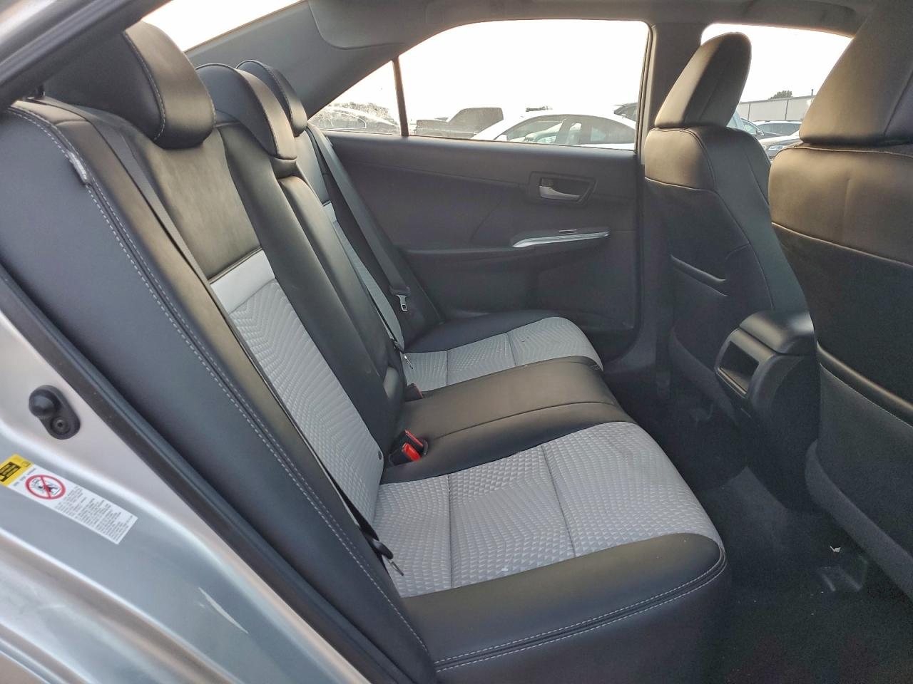 Toyota Camry L Image 9