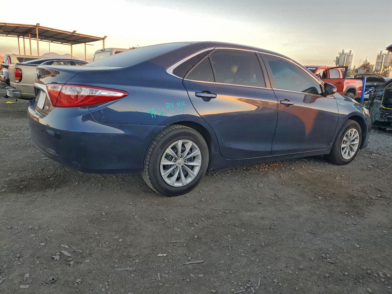 Toyota Camry Hybrid Image 3