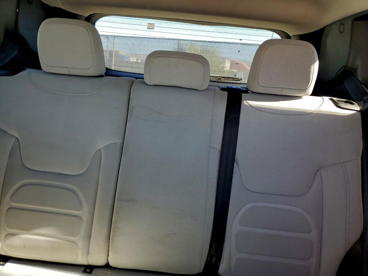 Jeep Renegade Latitude Image 10