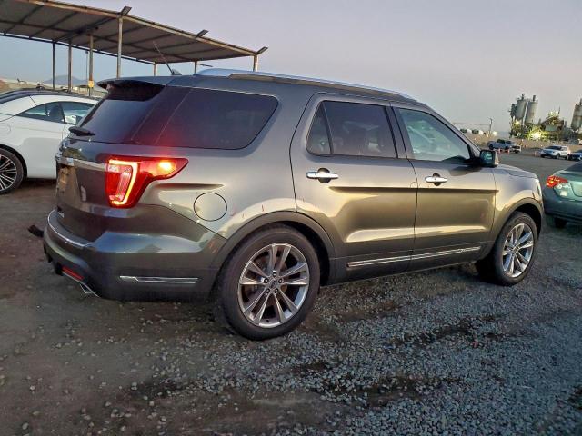 Ford Explorer Limited Image 5