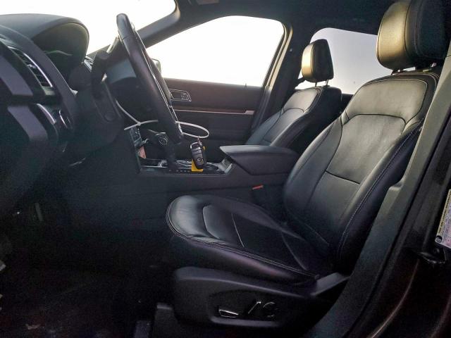 Ford Explorer Limited Image 10