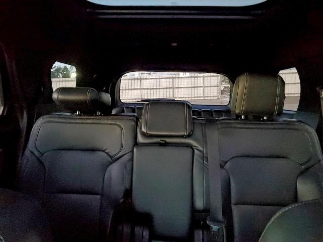 Ford Explorer Limited Image 13