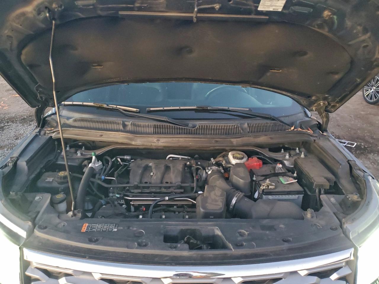 Ford Explorer Limited Image 8