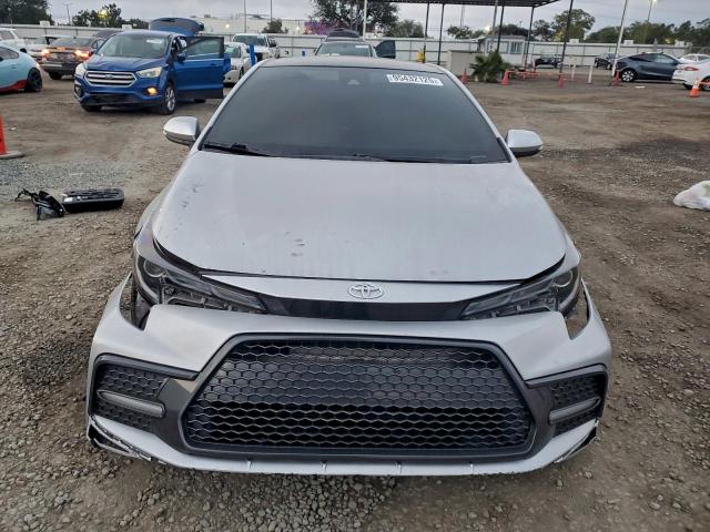 Toyota Corolla Se Image 6